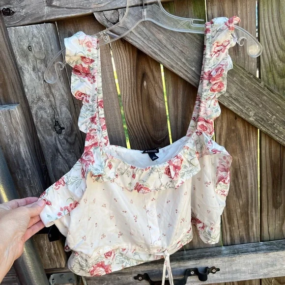 👗Torrid Pippa Floral cloud dancer Women's top - Picture 3 of 8